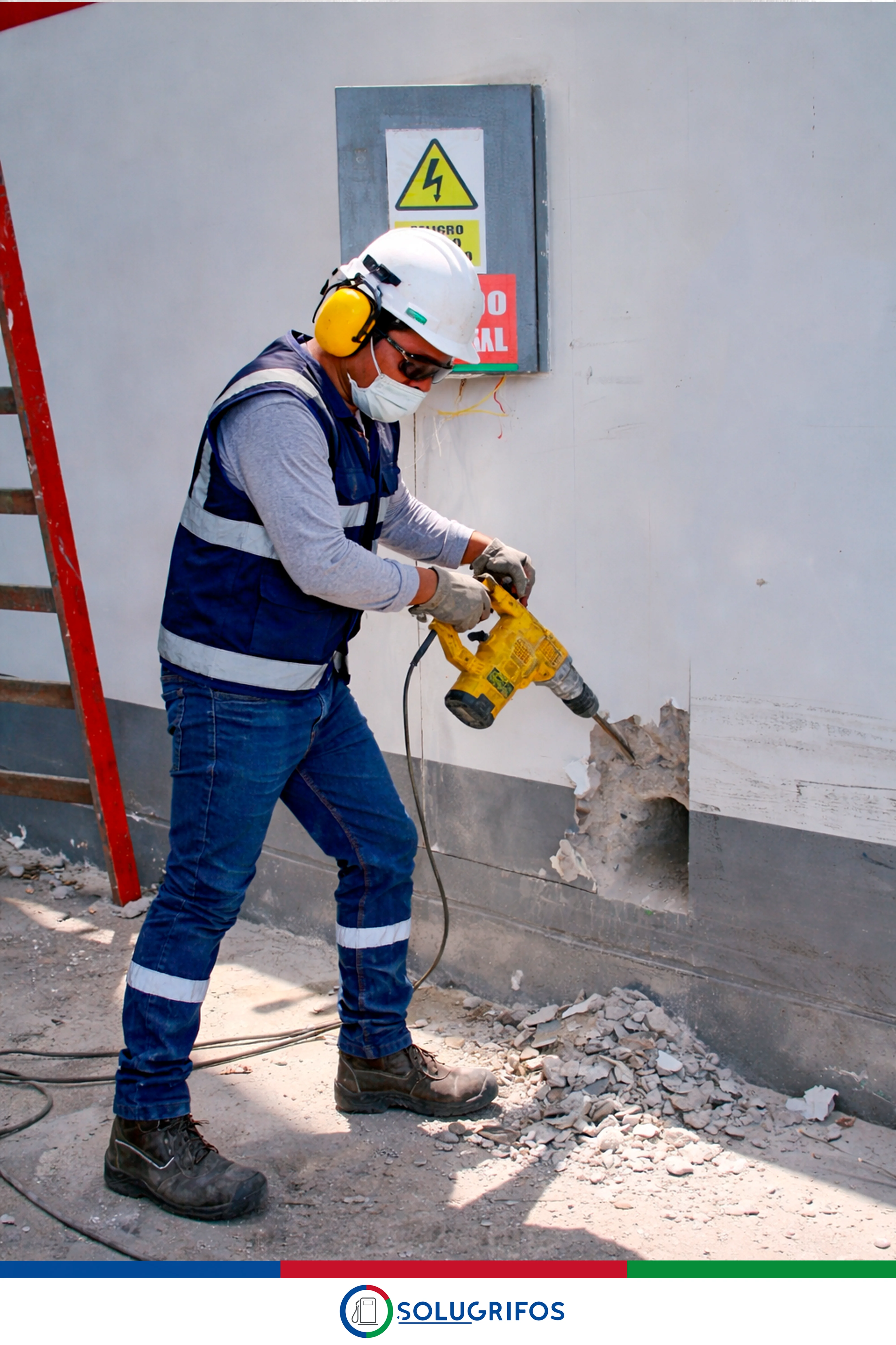 Instalación de tablero eléctrico para combustible líquido — foto 7
